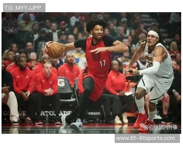 戈登状态火热半场完美表现砍下14分外加3篮板1助攻助力球队奋勇争先