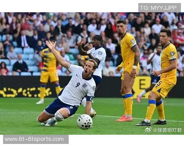 天空报道凯恩脚踝受伤能否参加与威尔士热身赛仍存疑问